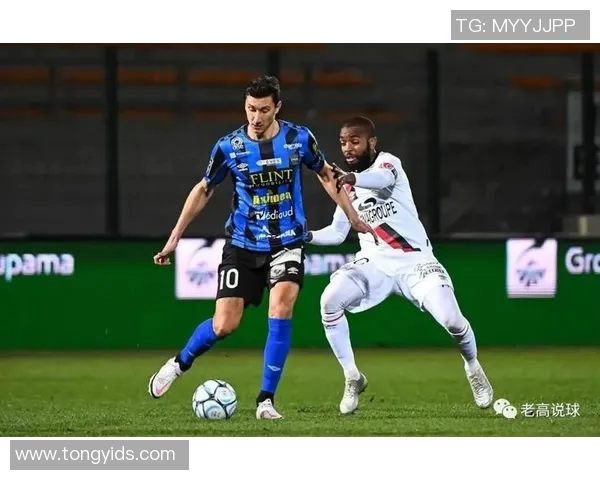 尚布利与索肖的较量谁能在赛场上笑到最后精彩对决即将上演 尚布利与索肖的较量谁能在赛场上笑到最后精彩对决即将上演